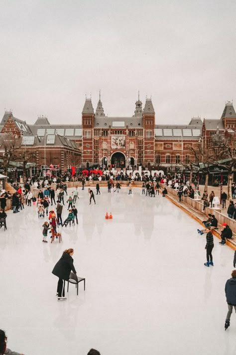 Amsterdam Ice Skating, December In Amsterdam, Amsterdam Aesthetic Winter, Instagram Ideas Winter, Amsterdam Christmas, Alcatraz Tour, Dubai Tickets, Europe Winter Travel, Amsterdam Winter