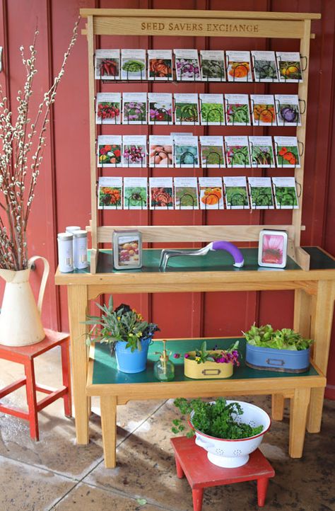 Seed Library Display, Garden Shop Display, Seed Display, Preschool Displays, Seed Library, Merchandise Display, Guerrilla Gardening, Flower Shop Design, Amish Crafts