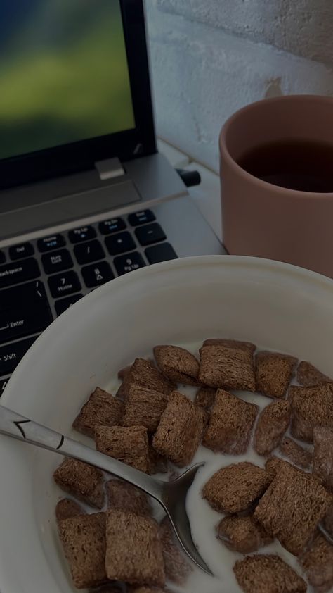 Fake Morning Breakfast Snap, Cereal Aesthetic, Breakfast Snap, Muslim Girl Outfits, Good Morning Breakfast, Cream Aesthetic, Healthy Food Dishes, Good Morning Cards, Breakfast Cups