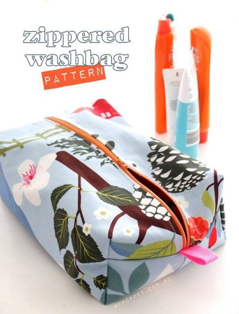 FREE sewing pattern for this large zipper bag. This zipper bag sewing pattern for a dopp kit for men works as a toilettries bag or cosmetics bag. It's large enough to store full sized products. Fill it with fun things and use it as a gift bag too. Free zipper bag sewing pattern. #WashBagSewingPattern #WashBagPattern #BagSewingPattern #SewABag #SewAWashBag #SewingForFree #FreeSewingPattern Diy Bags No Sew, Cosmetic Bag Pattern, Hipster Purse, Bag Video, Diy Gifts To Make, Purse Sewing, Sac Diy, Diy Ombre, Diy Gifts For Mom