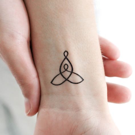 The Ultimate Guide to Celtic Motherhood Knot Temporary Tattoos Celtic Knot Motherhood, Mother Daughter Celtic Knot Tattoo, Mother Child Tattoos, Celtic Mother Daughter Tattoos, Mother Child Tattoo, Mother Daughter Celtic Knot, Celtic Motherhood Knot Tattoo, Motherhood Knot Tattoo, Celtic Mother Tattoos