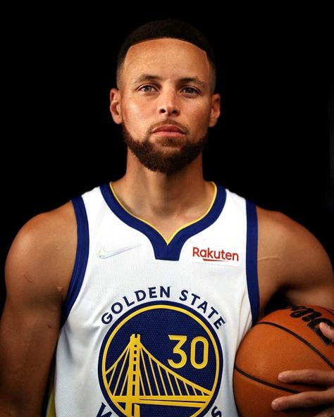 Stephen Curry FP🐐 on Instagram: “Year 13🏀 New media day portraits of Steph!📸🔥 - via: @eoshaw” Stephen Curry Portrait, Steph Curry Jersey, Stephen Curry Photos, The Curry Family, Curry Jersey, Stephen Curry Jersey, Stephen Curry Wallpaper, Curry Nba, Stephen Curry Basketball