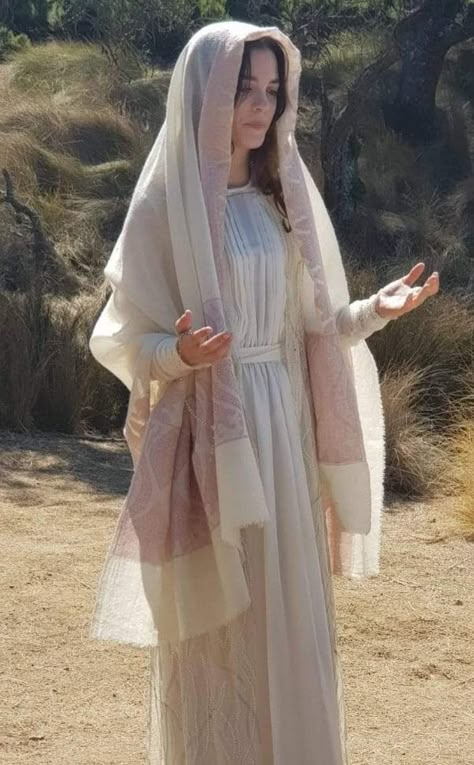 Christian Outfits Modesty, Christian Modest Outfits, Biblical Clothing, Catholic Clothing, Christian Veils, Modest Christian Clothing, Christian Modesty, Christian Head Covering, Catholic Veil