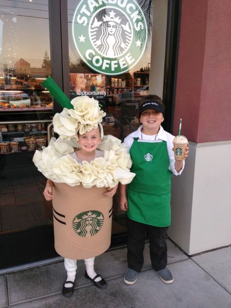 Super cute Starbucks couples costume for kids or adults! Starbucks Cup Costume, Starbucks Halloween Costume, Starbucks Costume, Starbucks Halloween, Duo Halloween Costumes, Diy Costumes Kids, Holloween Costume, Diy Kostüm, Homemade Halloween Costumes