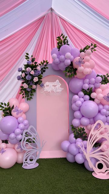 Butterfly Theme Balloon Arch, Butterfly Balloon Decorations, Butterfly Backdrop Ideas, Butterfly Backdrop, Babyshowerparty Ideas, Purple Butterfly Balloon Arch, Butterfly Flower Balloon Garland, Butterfly Balloons Purple, Backdrop Butterfly