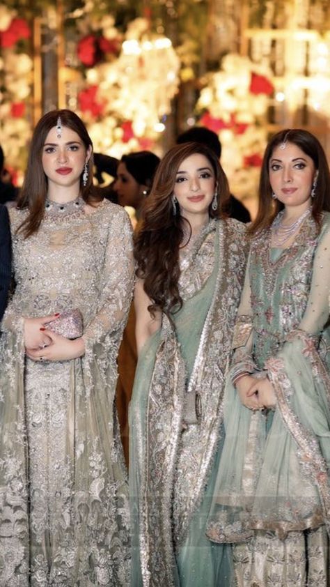 Grooms sisters in laws Asian Wedding Dress Pakistani, Pakistani Traditional, Dress Pakistani, Asian Wedding Dress, Kurti Designs Party Wear, National Dress, Pakistani Wedding Dresses, Desi Wedding, Hair Wedding