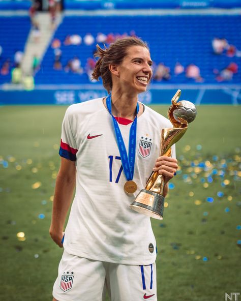 Tobin Heath Wallpaper, Soccer Emoji, Soccer Girlfriend, Soccer Usa, Female Football Player, Uswnt Soccer, Female Soccer, Women Soccer, Christen Press