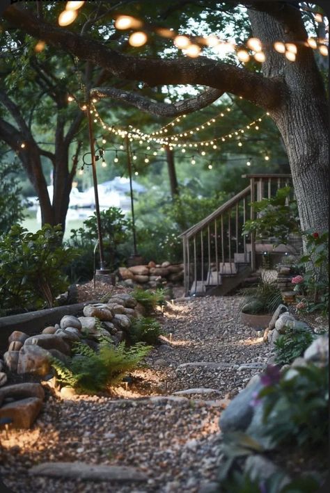 Gravel Beds Around House, Cabin Garden Ideas Landscaping, Cabin Yard Ideas, Outdoor String Lights Backyard, Forest Backyard, Natural Garden Design, Natural Patio, Magical Backyard, Farm Landscaping