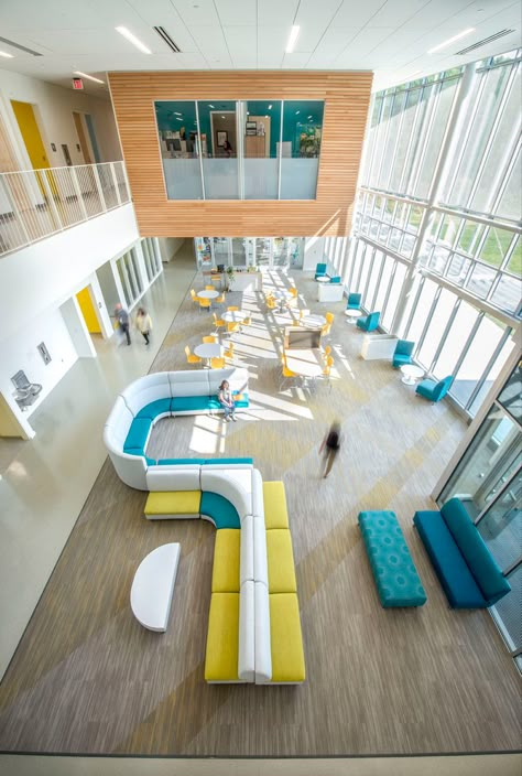 Innovative School Design, High School Architecture, School Lobby, High School Design, Atrium Design, School Building Design, Lobby Interior Design, School Entrance, Office Interior Design Modern