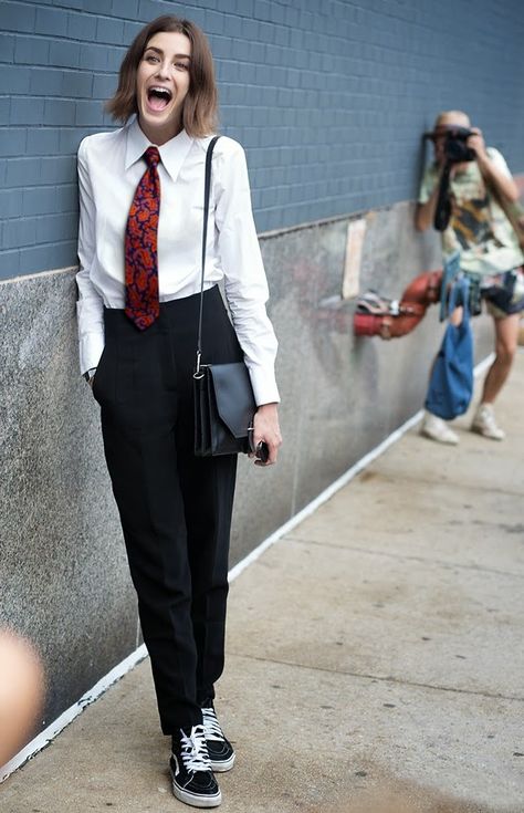 https://flic.kr/p/2h4w6LY | Maritchka Entropia Chicago Street Style, Costume Noir, Mode Casual, Looks Street Style, Looks Black, Inspired Outfits, 가을 패션, White Shirts, Mode Inspiration