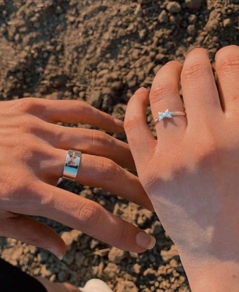 Distance Relationship Gifts, Friend Rings, Long Distance Relationship Gifts, Promise Ring Set, Promise Rings For Couples, Cute Engagement Rings, Creative Birthday Gifts, Distance Gifts, Presents For Boyfriend