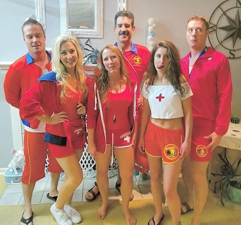 Baywatch Halloween Costumes With Shorts, Baywatch Fancy Dress, Baywatch Outfit, Dressing Up Outfits, Baywatch Costume, Fancy Dress Womens, Diy Group Halloween Costumes, Cute Group Halloween Costumes, Cheap Halloween Costumes