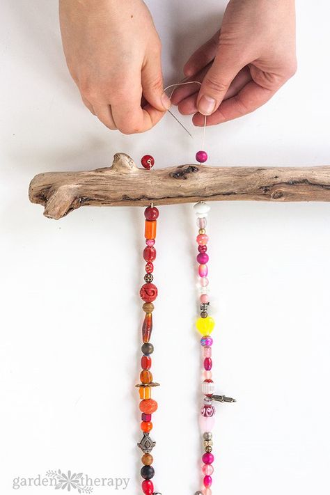 How to Make a Beaded Wind Chime with Bells Step (7) Carillons Diy, Wind Chimes Homemade, Driftwood Projects, Diy Wind Chimes, Dekor Diy, Outdoor Crafts, Driftwood Crafts, Wood Sticks, Art Pendant