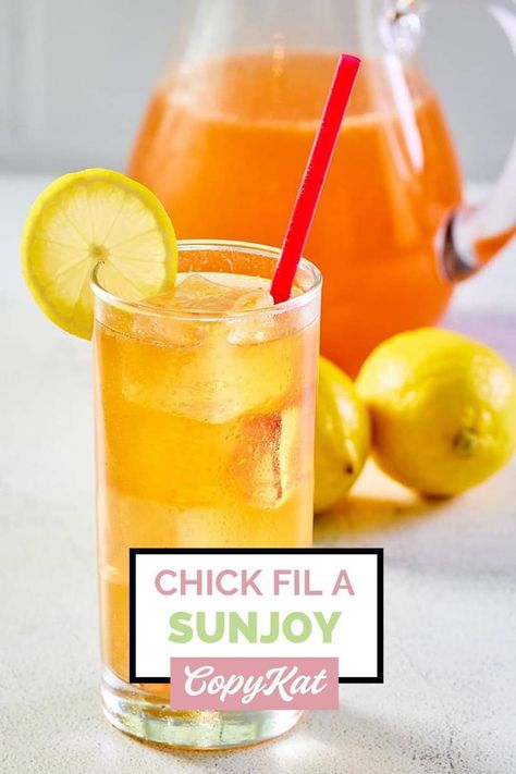 Chick Fil A Sweet Tea Recipe, Chick Fil A Lemonade Recipe, Mcdonalds Sweet Tea, The Best Lemonade, Chick Fil A Recipe, Lemonade Tea Recipe, Lemonade Iced Tea, Unsweetened Iced Tea, Fast Food Drinks