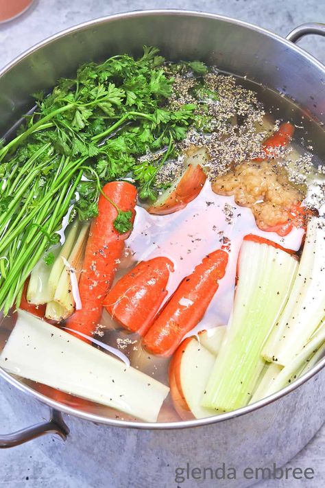 Homemade Chicken Broth Recipe, Easy and Delicious - Glenda Embree Whole Chicken Broth Recipes, Clear Chicken Broth, Home Made Chicken Broth Recipes, Chicken Broth For Sickness, Best Chicken Broth Recipe, Homemade Chicken Broth From Bones, Whole Chicken Broth, How To Make Chicken Broth, Diy Chicken Broth