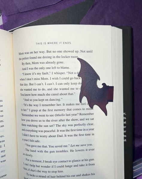 Demon Wing Magnetic Bookmark Demon Bookmark Witchy Bookmark - Etsy Canada Bat Bookmark, Bookmark Halloween, Spooky Bookmarks, Demon Wings, Miss Mom, Bookish Merch, Bf Gifts, Bookclub Gifts, Gift Inspo