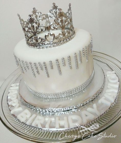 Bling Cakes Birthday Sparkle, Diamond Cake Birthday, Bling Cakes Birthday, Silver Cake Ideas, Diamond Birthday Cake, Bling Birthday Cake, 40th Photoshoot, Silver Birthday Cake, Bling Theme