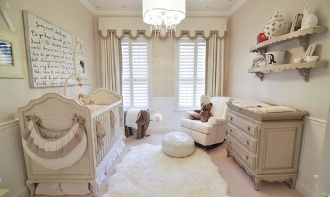 Stylish Nursery Decorating Ideas-06-1 Kindesign Transitional Nursery, Gender Neutral Nursery Design, Nursery Design Neutral, Nursery Layout, Gender Neutral Baby Nursery, Elegant Nursery, Baby Room Neutral, Baby Nursery Themes, Baby Nursery Neutral