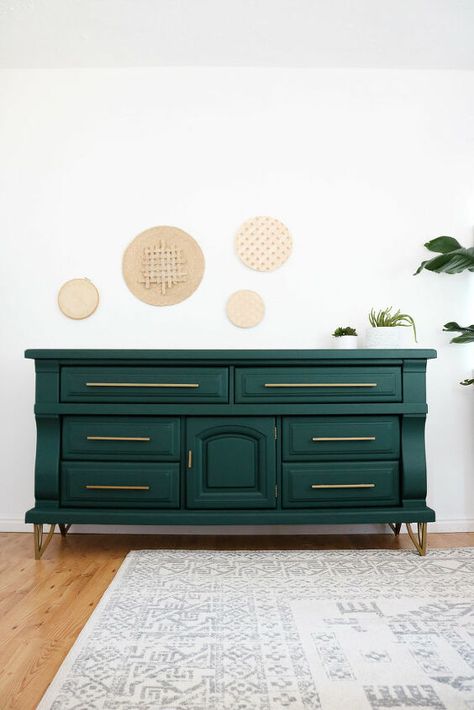 Dark Green Dresser, Green Dresser Makeover, Dresser Makeover Diy, Green Dresser, Diy Dresser Makeover, Shabby Chic Dresser, Diy Dresser, Painted Dresser, Dresser Makeover