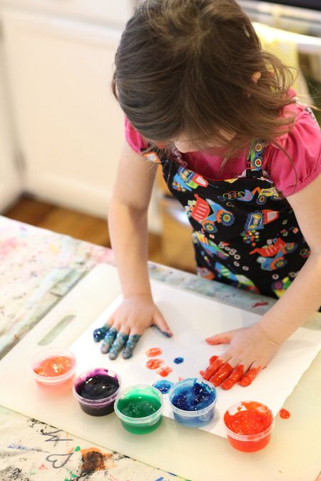 finger painting with homemade finger paints Finger Painting Ideas For Kids, Finger Paint Recipe, Homemade Finger Paint, Finger Painting For Kids, Paint Recipe, Finger Paints, Children Painting, Julia Cameron, Finger Paint