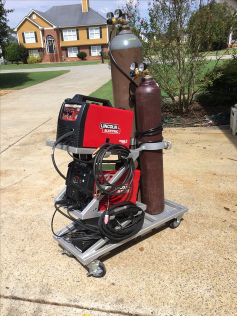 Welding cart. Lincoln. Mig. Tig. Stick. Welding Machine Cart, Welding Workshop Ideas, Diy Welding Cart, Mig Welder Cart, Officine In Garage, Welding Workshop, Welding Projects Ideas, Cool Welding Projects, Welding Training