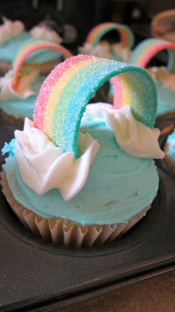 Birthday Party At School, Gökkuşaği Pasta, Unicorn Themed Birthday Party, Unicorn Birthday Cake, Torte Cupcake, Rainbow Birthday Party, Rainbow Birthday, Unicorn Birthday Parties, 10th Birthday