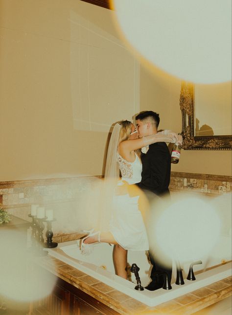 Aesthetic Bath Tub, Wedding Aesthetic Vintage, Reception Aesthetic, Vintage Wedding Aesthetic, Photo Shoot Wedding, Aesthetic Bath, Wedding Bathroom, Reception Outfit, Aesthetic Wedding