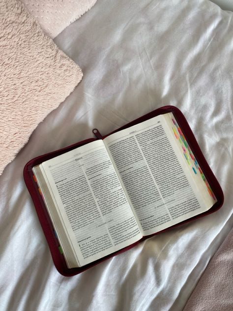 Aesthetic Bible Pics, Christian Aesthetics, Bible Pics, Aesthetic Bible, God's Presence, My Bible, Christian Relationships, Christian Things, Christian Bible Study