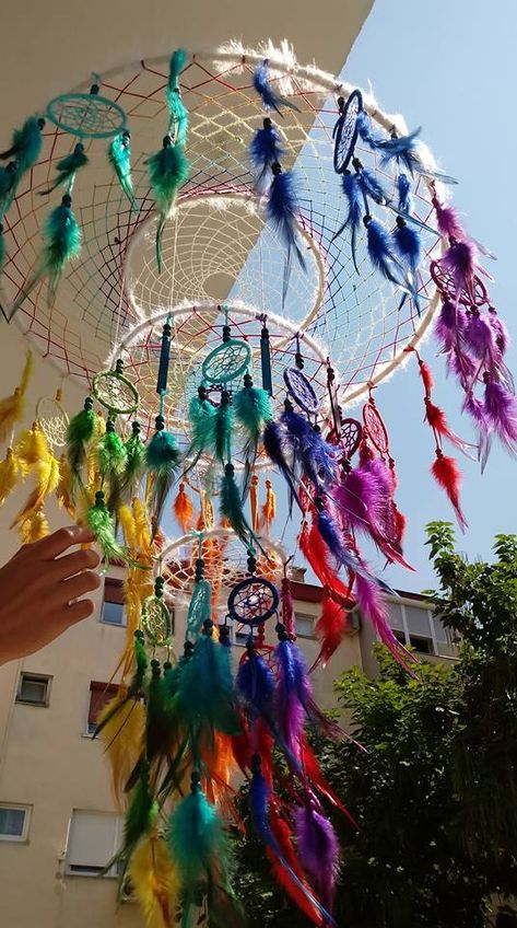 3d Dream Catcher, Rainbow Dream Catcher, Mundo Hippie, Giant Dream Catcher, Atrapasueños Diy, Diy Dream Catcher Tutorial, Dream Catcher Tutorial, Dream Catcher Patterns, Beautiful Dream Catchers