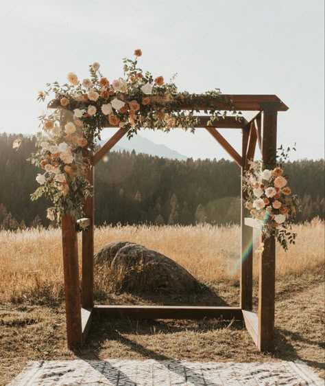 Wooden Wedding Arches, Outdoor Wedding Backdrops, Boho Wedding Arch, Wedding Arbors, Floral Arch Wedding, Wedding Ceremony Arch, Wedding Arch Flowers, Wedding Arbour, Arch Flowers