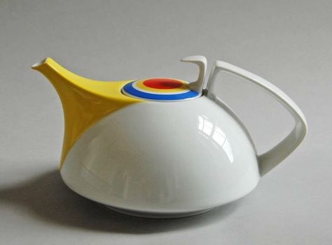 Bauhaus teapot Walter Gropius, Tanah Liat, The Bauhaus, Concentric Circles, Deco Retro, Bauhaus Design, Porcelain Teapot, Tea Pots Vintage, Tea Strainer