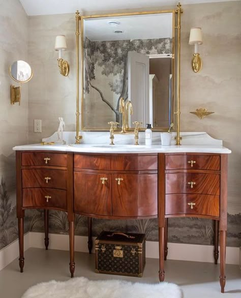 Decorating With Antique Furniture, Bathroom Big, Washroom Design, Timeless Interiors, Powder Room Design, Secretary Desks, Bathroom Inspiration Decor, Traditional Furniture, Maximalism