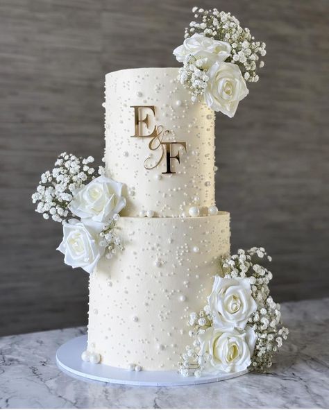 White Wedding Cake Aesthetic, 2 Tier Elegant Wedding Cake, 2 Tier Wedding Cake Flowers, Pearl And Floral Wedding Cake, Wedding Cake Designs Pearls, French Style Wedding Cake, Cute Wedding Cake Ideas, Engagement Cake Aesthetic, Classy White Wedding Cake