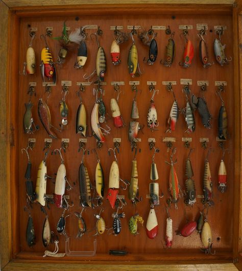 Fishing Lures Display, Personalized Fishing Gifts, Old Fishing Lures, Antique Fishing Lures, Homemade Fishing Lures, Diy Fishing Lures, Fishing Room, Vintage Fishing Lures, Walleye Fishing