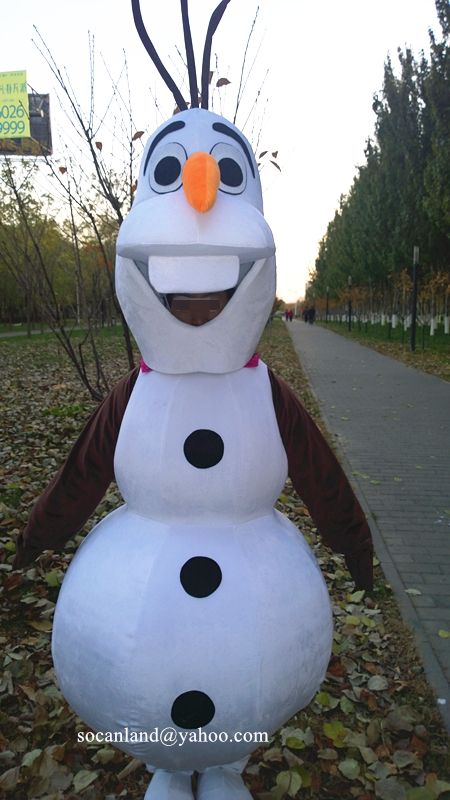 Christmas Frozen Snow Olaf Cartoon Mascot Costume,Cosplay Costume for Adults,Clothing,Birthday Costume,Halloween Costumes,Christmas Costumes https://www.etsy.com/listing/192741384/christmas-frozen-snow-olaf-cartoon?ref=shop_home_feat_1 Olaf Frozen Costume, Olaf Cartoon, Olaf Christmas, Olaf Halloween Costume, Adult Disney Costumes, Olaf Party, Olaf Costume, Frozen Cosplay, Birthday Costume