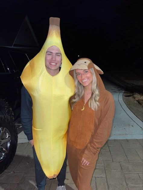 Monkey And Banana Costume Couple, Cute Monkey Costume, Monkey And Banana Costume, Monkey Costume Women, Couple Matching Costumes, Jungle Party Outfit, Bsf Costumes, Diy Monkey Costume, Monkey Couple