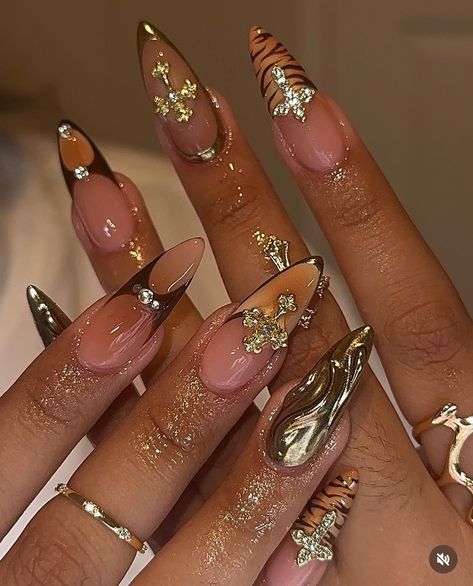 Classy Acrylic Nails, Really Cute Nails, Unique Acrylic Nails, Bling Acrylic Nails, Luxury Nails, Fire Nails, Funky Nails, Pretty Acrylic Nails, Dope Nails