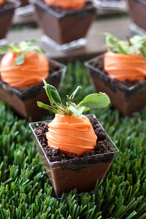 Easter Brunch Treats, Dirt Pudding Cups, Easter Dessert Table, Dirt Pudding, Carrot Patch, Easy Easter Desserts, Easter Sweets, Easter Desserts Recipes, Pudding Cups