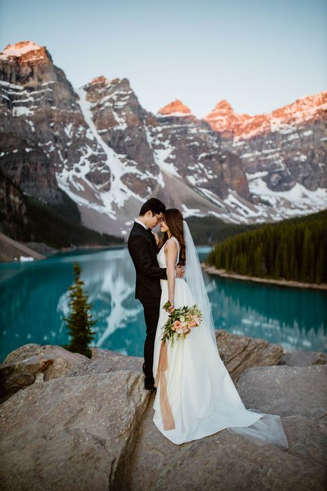 Elopement Banff, Moraine Lake Wedding, Lake Wedding Photos, Lake Elopement, Chateau Lake Louise, Banff Wedding, Rocky Mountain Wedding, Moraine Lake, Mountain Bride