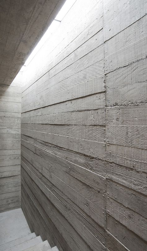 Board Formed Concrete, Concrete Interiors, Concrete Architecture, Concrete Houses, Concrete Finish, Concrete Home, Concrete Texture, Exposed Concrete, Concrete House