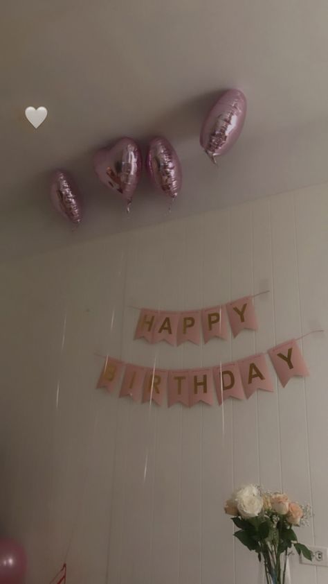 Birthday Decorations At Home Aesthetic, Aesthetic Simple Birthday Decor, Aesthetic Birthday Flowers, Aesthetic Birthday Pictures At Home, Simple Happy Birthday Decor, February Birthday Aesthetic, Basic Birthday Decorations, Birthday At Home Aesthetic, Aesthetic Birthday Decor At Home