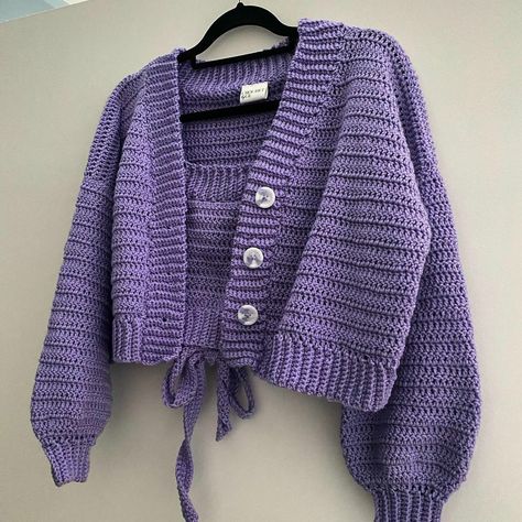 Cropped Crochet Cardigan, Vest Ideas, Crochet Sweater Design, Woolen Tops, Coming Soon Stay Tuned, Hand Knitting Diy, Crochet Tank Tops, Crochet Cardigan Sweater, Crochet Stitches For Blankets