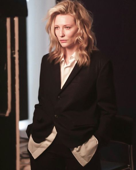 My baby ❤️ . . #cateblanchett #cateblanchettmyqueen #mostbeautifulwomanintheworld #mysunshine #myhappiness #mylove #goddess Catherine Élise Blanchett, Woman In Suit, Cate Blanchett, Jennifer Lopez, Celebrity Crush, Pretty Woman, Hands On, Suits For Women, Pretty People