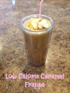 Low Calorie Caramel Frappe Recipe Mcdonalds Mocha Frappe Recipe, Caramel Coffee Drinks, Homemade Frappe, Low Calorie Smoothie Recipes, Caramel Frappe Recipe, Cold Coffee Drinks Recipes, Mocha Frappe Recipe, Fall Coffee Recipes, Protein Drink Recipes