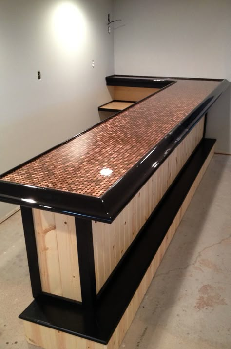 Epoxy Bar Top #epoxy #resin #coating Epoxy Table Top Ideas, Table Top Ideas, Bar Top Epoxy, Bar Countertops, Seni Resin, Bar In Casa, Bar Plans, Basement Bar Designs, Epoxy Table Top