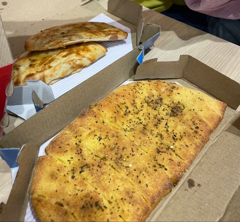 #dominos #garlic #bread #tasty #food #weekend Dominoes Garlic Bread, Domino's Garlic Bread, Dominos Garlic Bread, Tasty Food, Garlic Bread, Garlic, Snapchat, Bread, Birthday