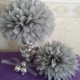 Diy Flower Ball, Bridal Party Table Decorations, Hanging Pom Poms, Flower Centerpieces Diy, Wedding Pom Poms, Diy Christmas Ball, Baby Shower Table Centerpieces, Bridal Party Tables, Sports Banquet