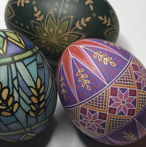 Ukraine Easter Eggs, Simple Pysanky Patterns, Ukranian Easter Eggs, Ukrainian Easter Eggs Patterns, Ukraine Eggs, Pysanky Eggs Pattern, Egg Artistry, Polish Easter, Egg Shell Art