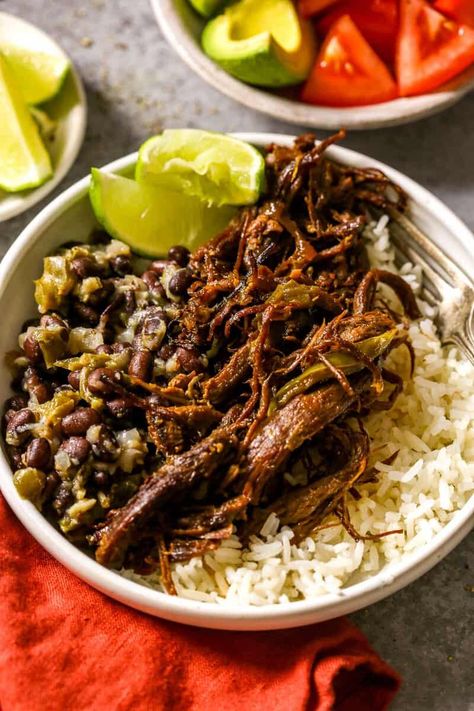 Vaca Frita Recipe, Crispy Shredded Beef, Flank Steak Recipe, Cuban Dishes, Flank Steak Recipes, Crispy Beef, Cuban Cuisine, Meat Seasoning, Rice And Beans