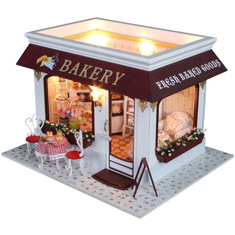 Miniature Bakery, Astuces Diy, Dollhouse Miniatures Diy, Handmade Cake, Model Building Kits, Miniature Projects, Miniature Rooms, Dollhouse Kits, Wooden Dollhouse